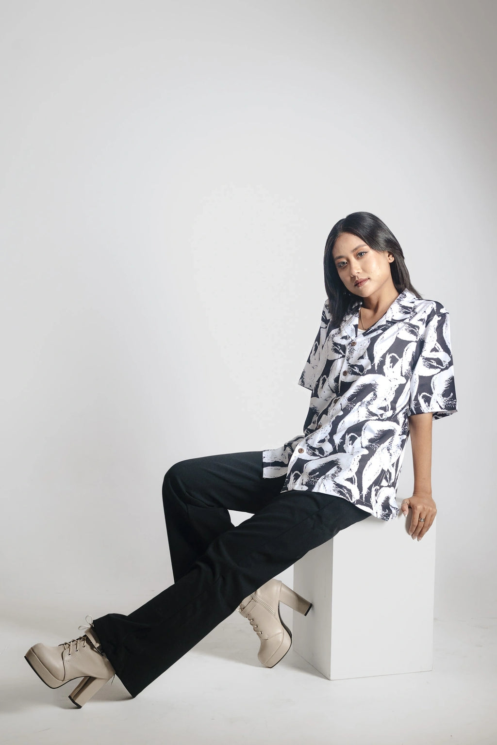 OBSIDIAN DRIFT– FOG BLACK SHIRT - DEER & DOE