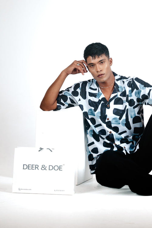 AMAZON VEIL– FANGAS BLACK SHIRT - DEER & DOE