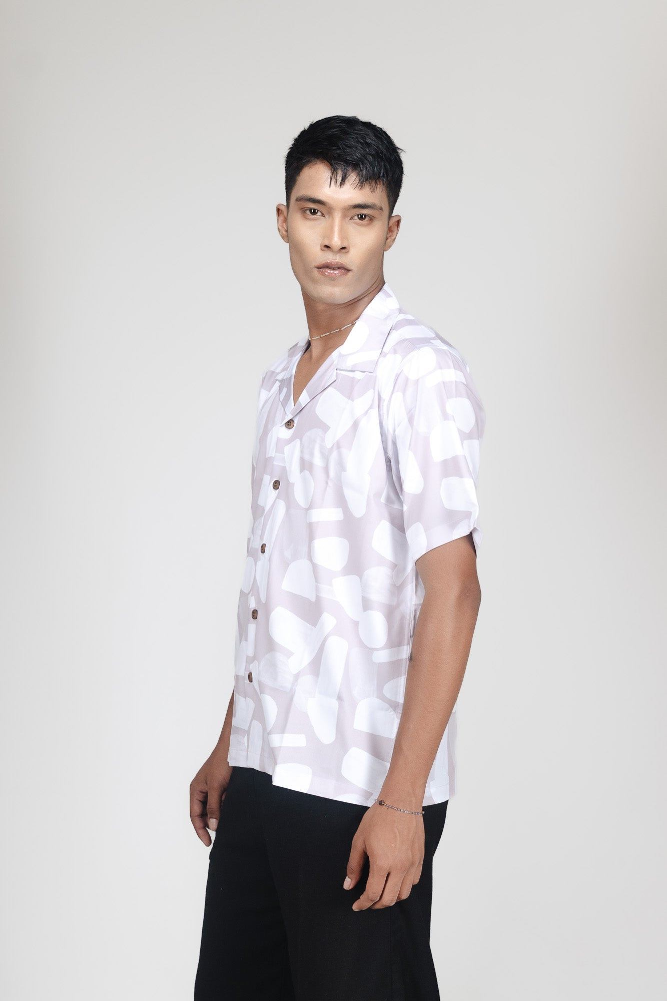 AMAZON VEIL– FANGAS SILVER GREY - DEER & DOE