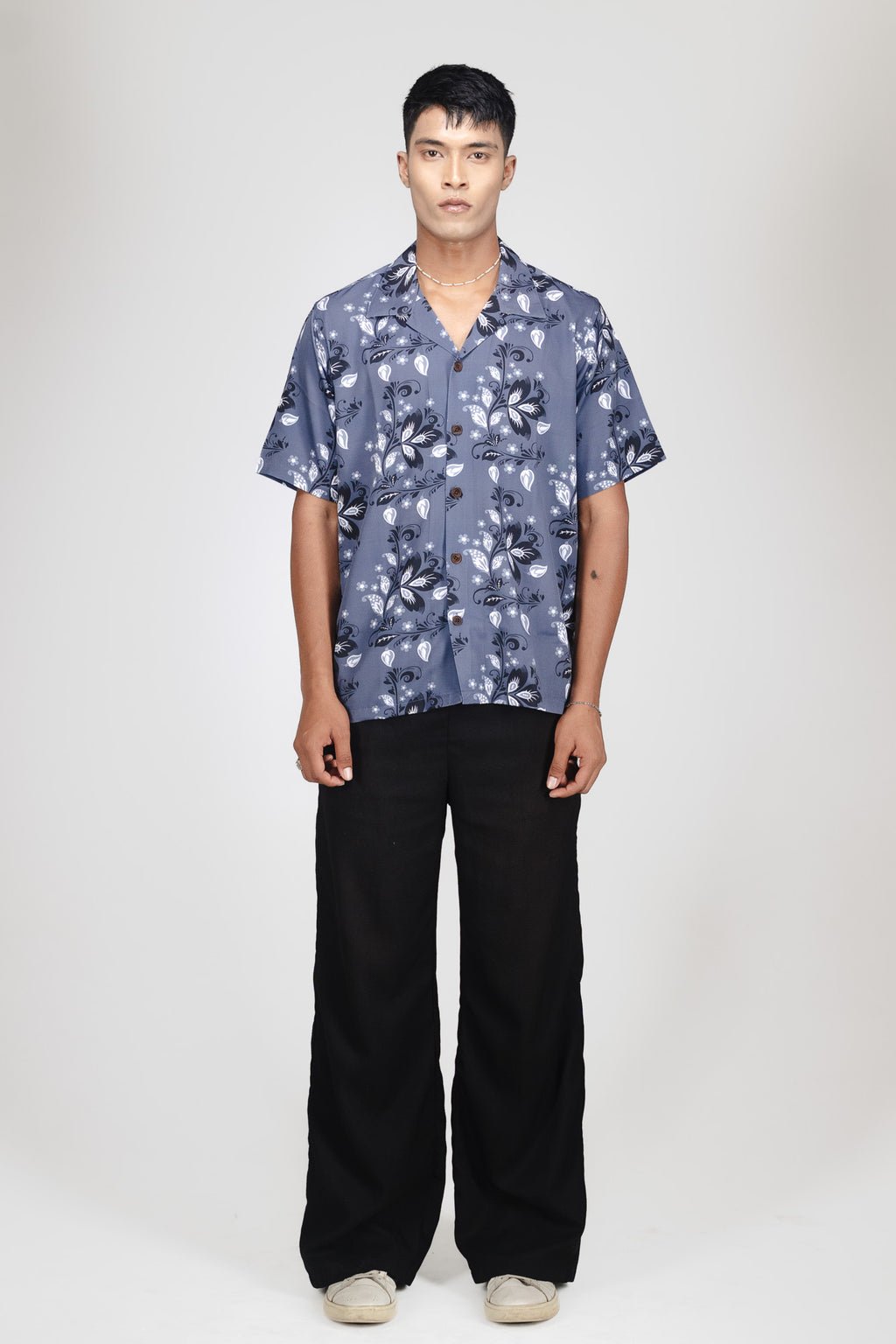 TROPIVANA-LEAF BLACK SHIRT
