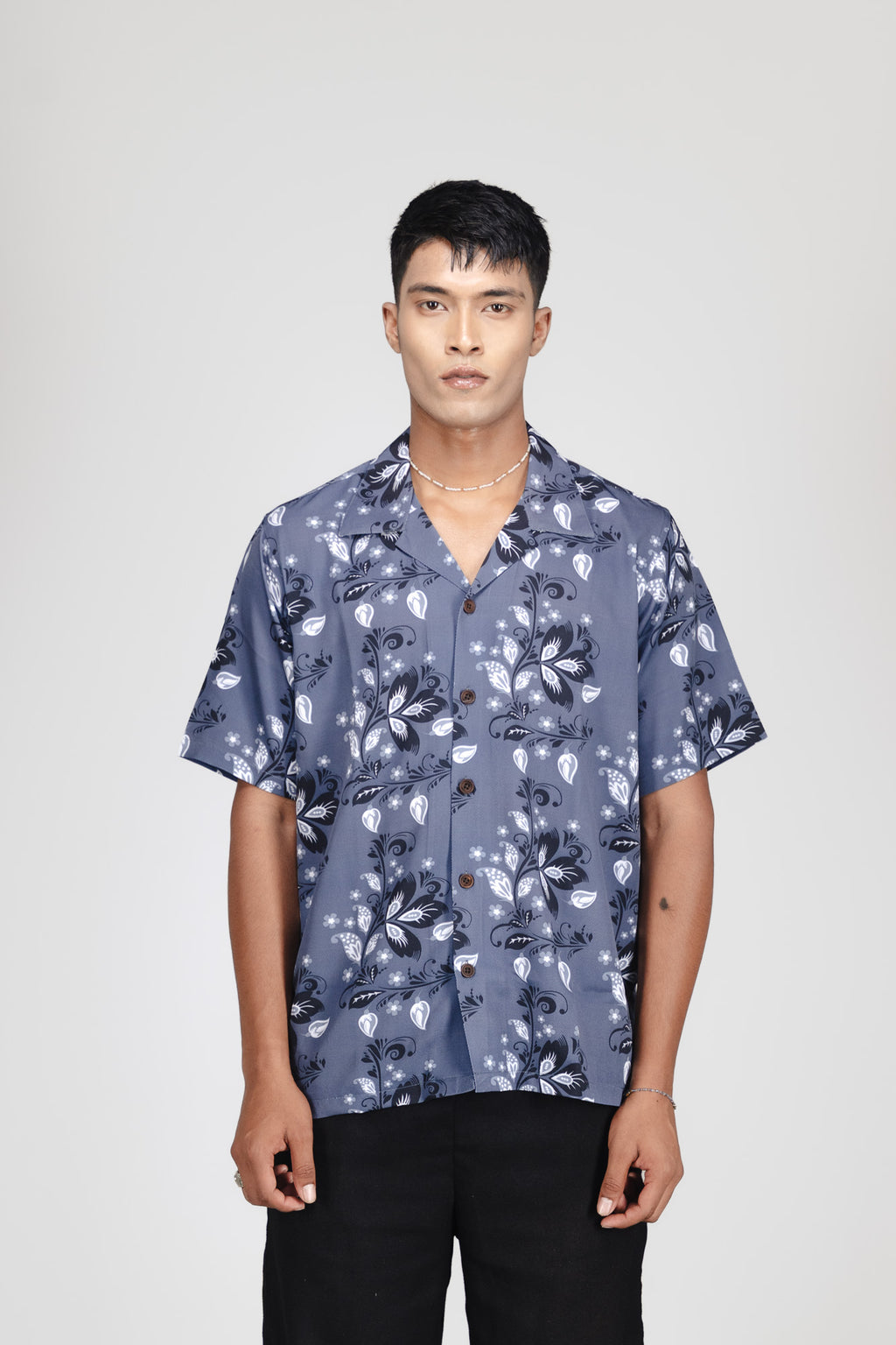 TROPIVANA-LEAF BLACK SHIRT